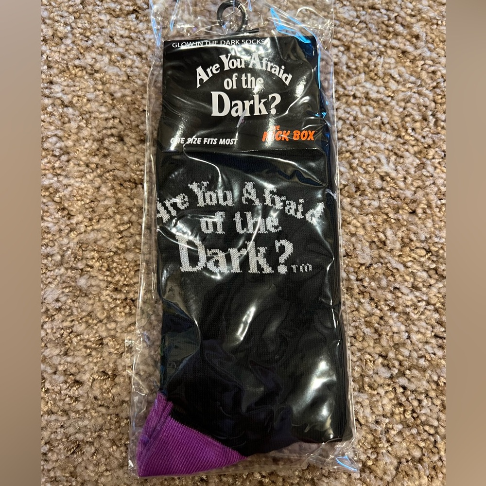 Nickbox Culturefly “Are you afraid of the dark?” Glow in the dark socks
